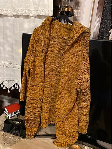 xl Beden altın Renk Kapüşonlu Hardal renk vintage retro hırka 1 defa kullanıldı.