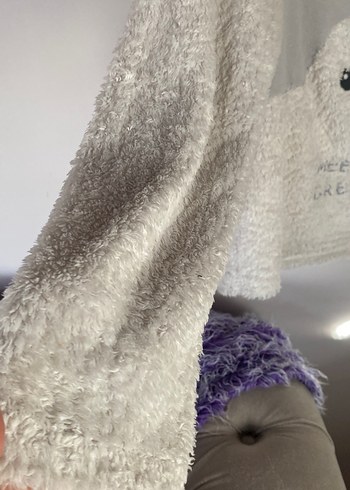 Beyaz polar üst kasın gecelik - Görsel 3