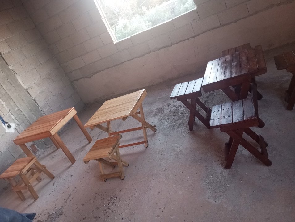 Koyu Kahverengi Ahşap  Masa ve Sandalyeleri - Görsel 4