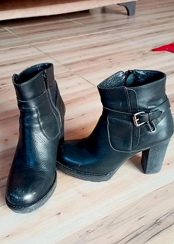 Kadın Siyah Deri Tokalı Topuklu Bot - Görsel 6