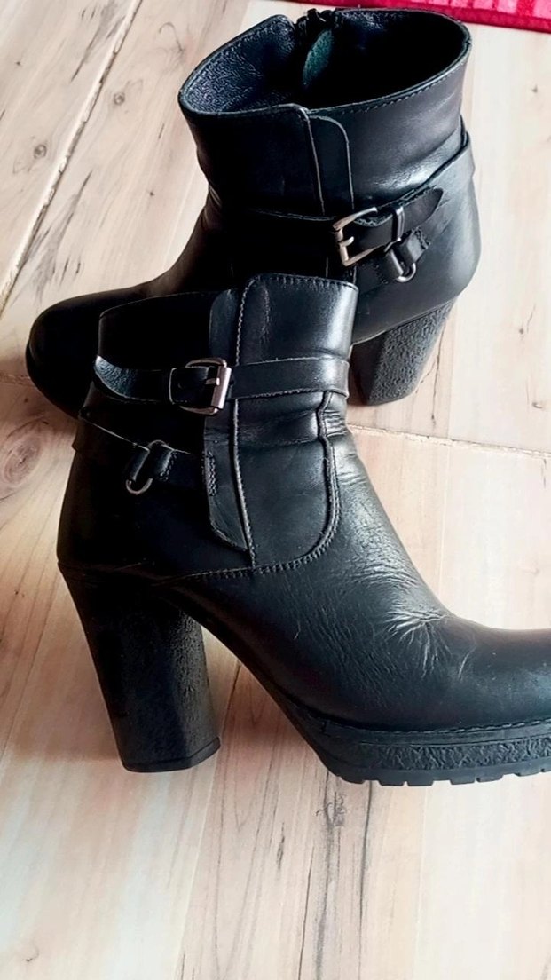 Kadın Siyah Deri Tokalı Topuklu Bot - Görsel 3