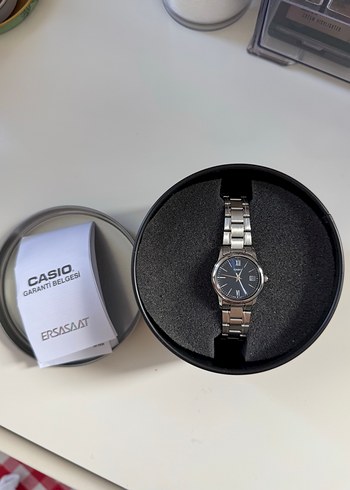 Beden Parlak Lacivert Kadranlı Casio Kadın Saati