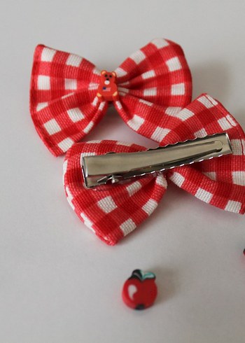 Accessorize Kırmızı Ekose Nakışlı Fiyonk Toka