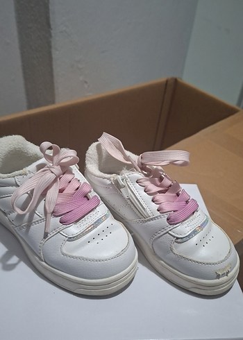 Zara Beyaz Pembe Bagcikli Cocuk Spor Ayakkabi