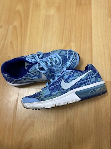 nike spor ayakkabi
