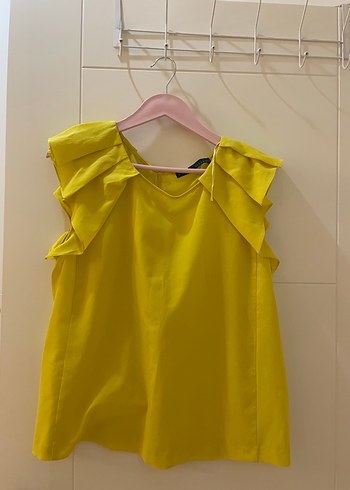 Sarı Fırfırlı Kolsuz Bluz