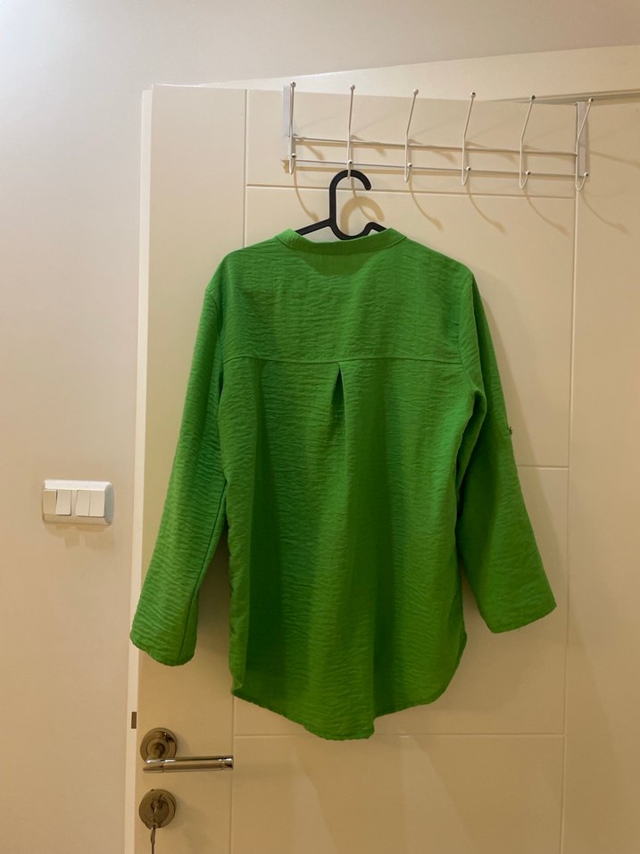 Düğmeli Yeşil Keten Kadın Gömlek - Görsel 3