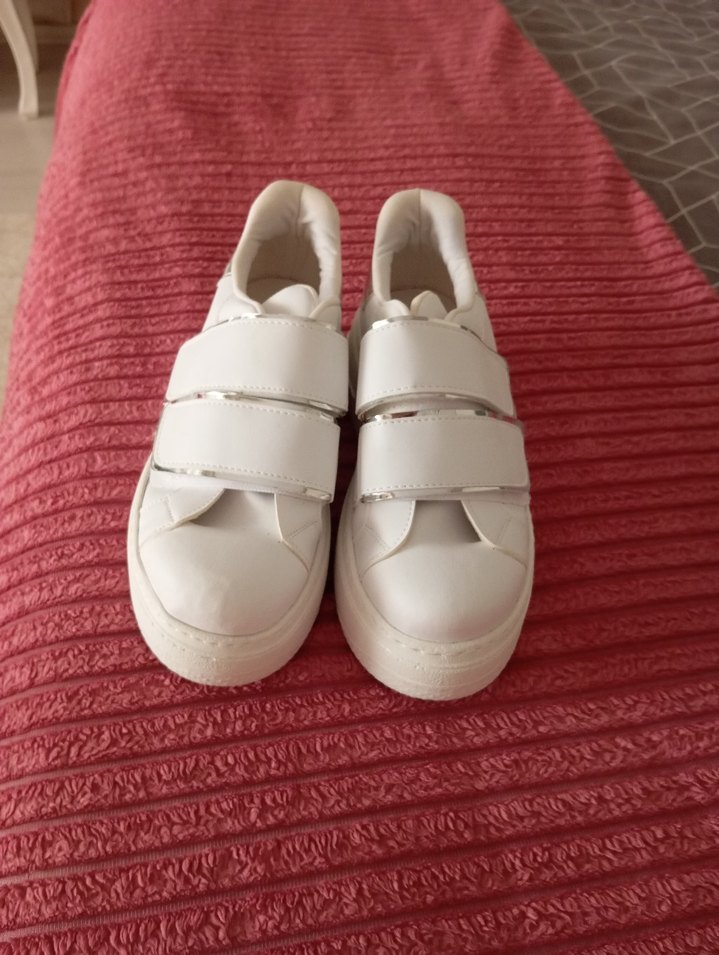 Beyaz Cırt Cırtlı Kadın Dolgu Topuk Spor Ayakkabı - Görsel 2