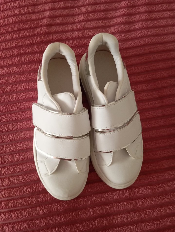 Beyaz Cırt Cırtlı Kadın Dolgu Topuk Spor Ayakkabı - Görsel 3