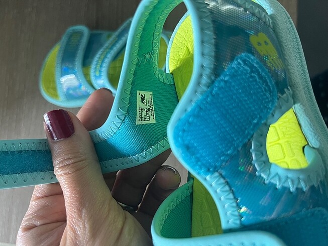 23 Beden New balance bebek sandalet