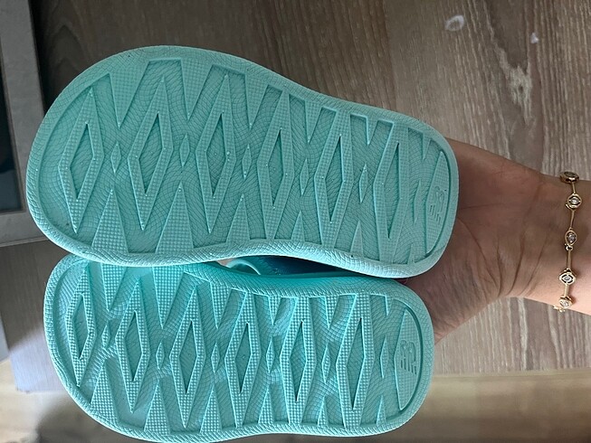 23 Beden çeşitli Renk New balance bebek sandalet