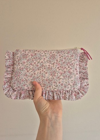 Pembe Çiçek Desenli Fırfırlı Makyaj Çantası - Görsel 2