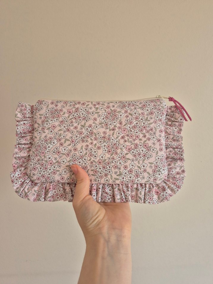 Pembe Çiçek Desenli Fırfırlı Makyaj Çantası - Görsel 2