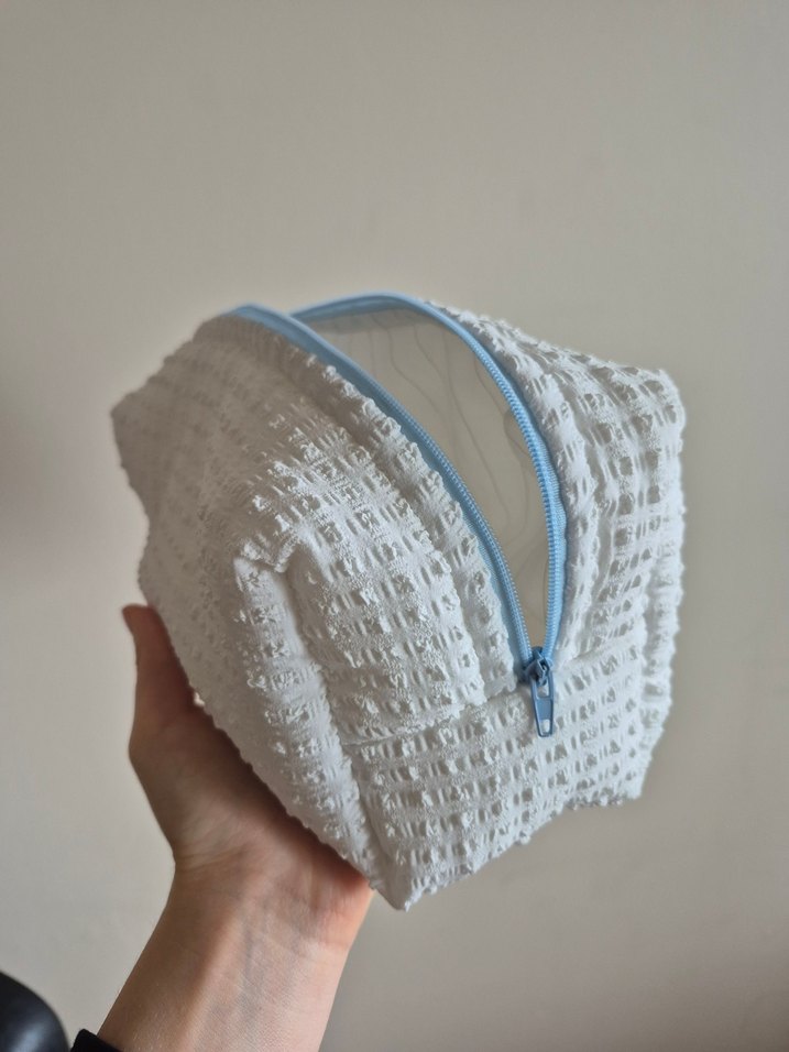 Beyaz Fermuarlı Kadın Makyaj Çantası - Görsel 3