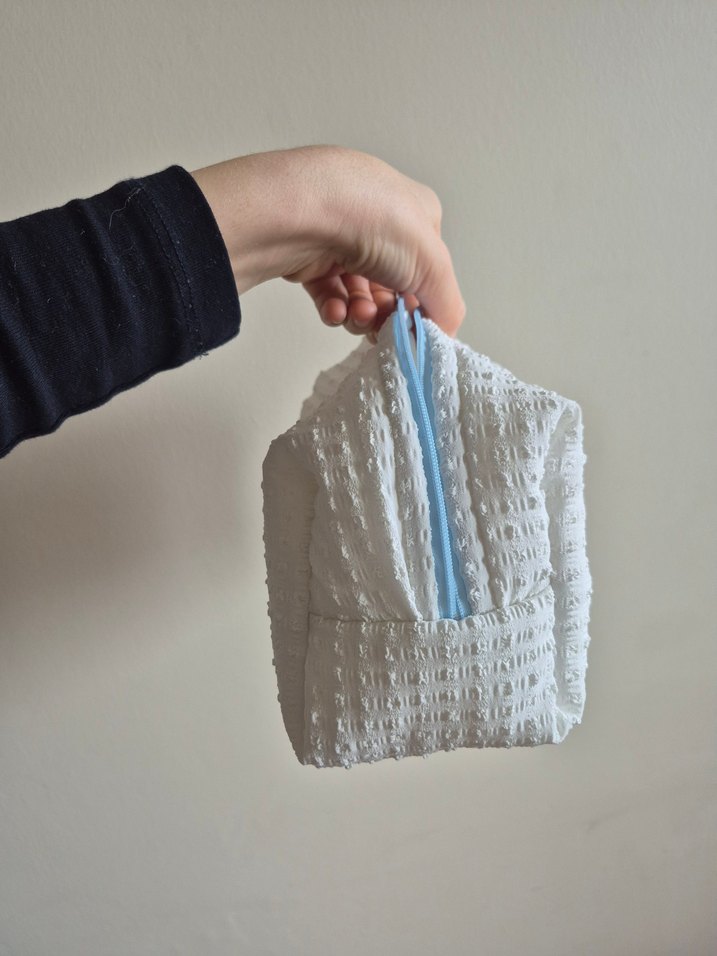 Beyaz Fermuarlı Kadın Makyaj Çantası - Görsel 5