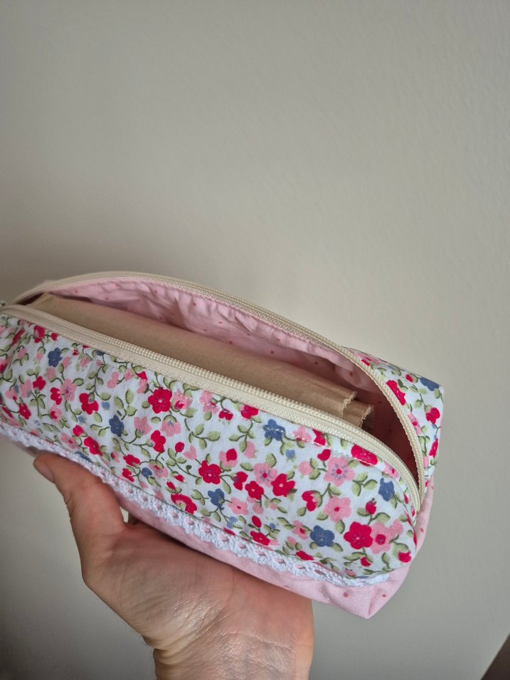 Dantel Detaylı Pembe Çiçekli Makyaj Çantası - Görsel 3