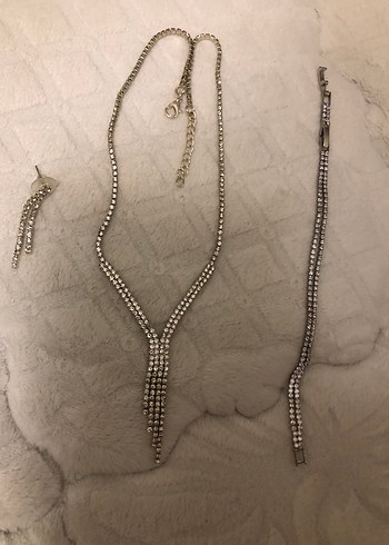 Zincir Detaylı Gri Yılan Desenli Kadın Takı Seti - Görsel 4