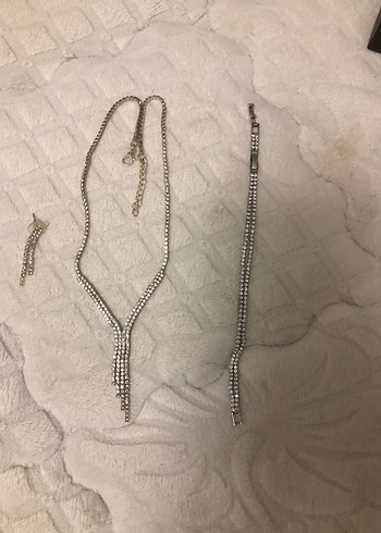 Zincir Detaylı Gri Yılan Desenli Kadın Takı Seti - Görsel 2