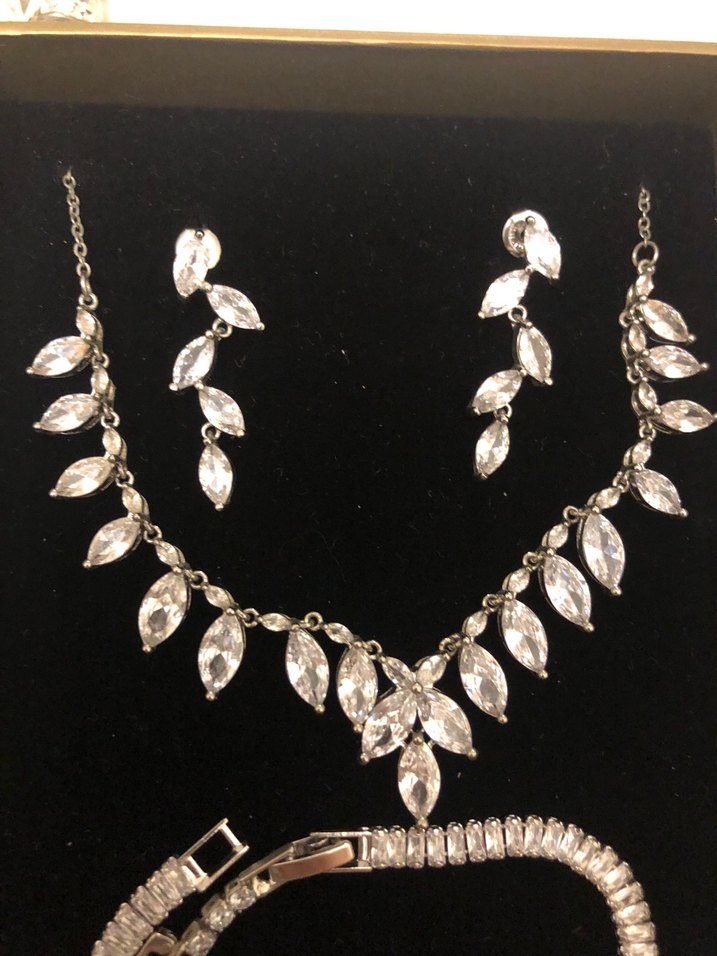 Beyaz İşlemeli Kadın Takı Seti - Görsel 2