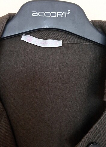 Haki yeşili beli büzgülü az kullanılmış trençkot  - Görsel 2