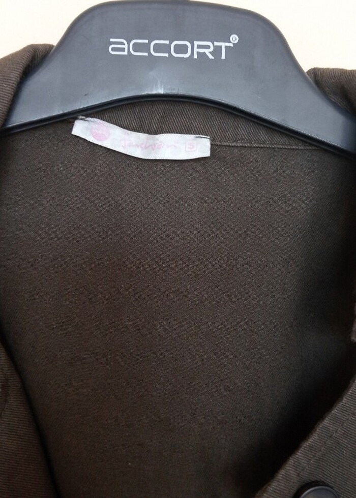 Haki yeşili beli büzgülü az kullanılmış trençkot  - Görsel 2