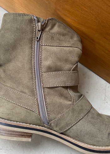 Bej Süet Tokalı Biker Kadın Bot - Görsel 4