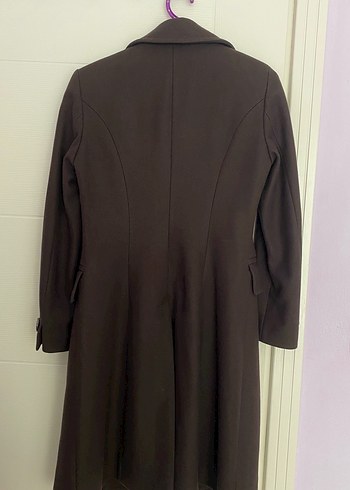 Kahverengi Düğmeli Uzun Kaban - Görsel 2