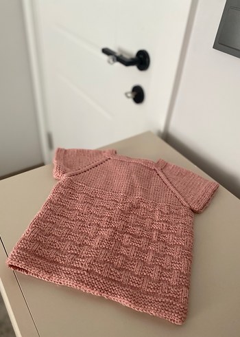 Pembe rengi ile çok tatlı olan kız bebek yeleğimiz - Görsel 6