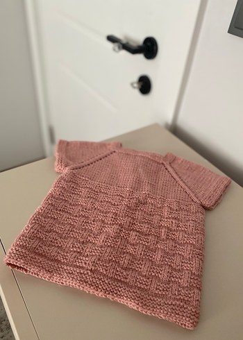 Pembe rengi ile çok tatlı olan kız bebek yeleğimiz - Görsel 5