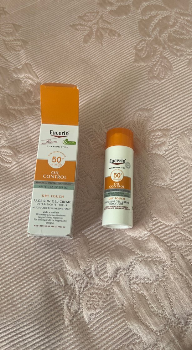 Eucerin Yüz için SPF 50+ Yağ Kontrol Güneş Kremi - Görsel 3