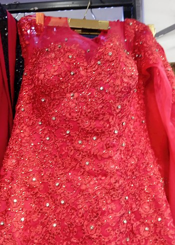 Uzun Kırmızı Drapeli Kadın Abiye - Görsel 4