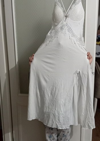 Beyaz V Yakalı gecelik set halinde - Görsel 6