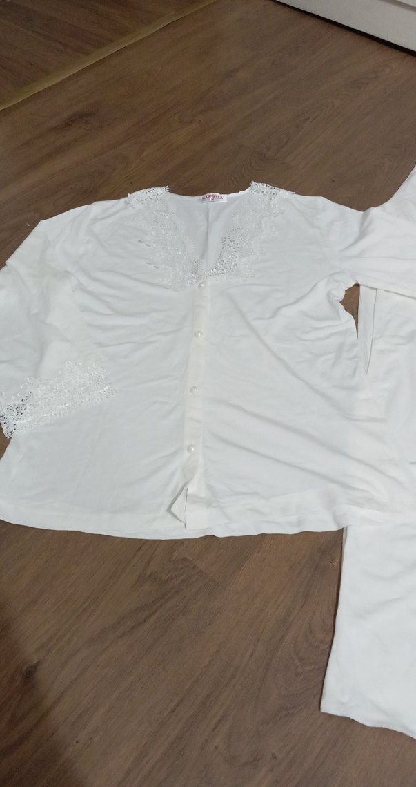 Beyaz V Yakalı gecelik set halinde - Görsel 2