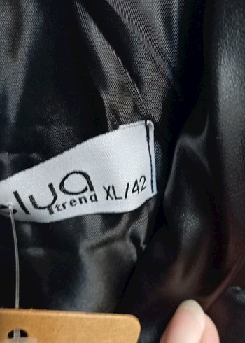 Siyah Deri Kemerli Kolsuz Mini Yelek - Görsel 4