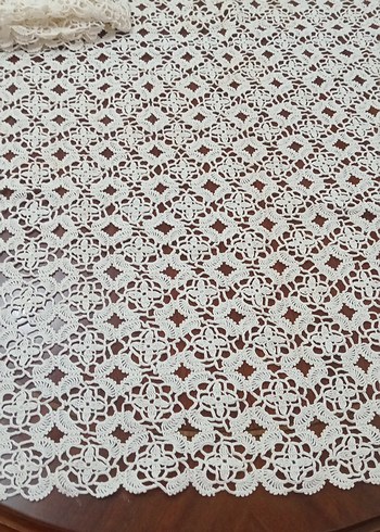 El Yapımı Beyaz Dantel Masa Örtüsü - Görsel 2