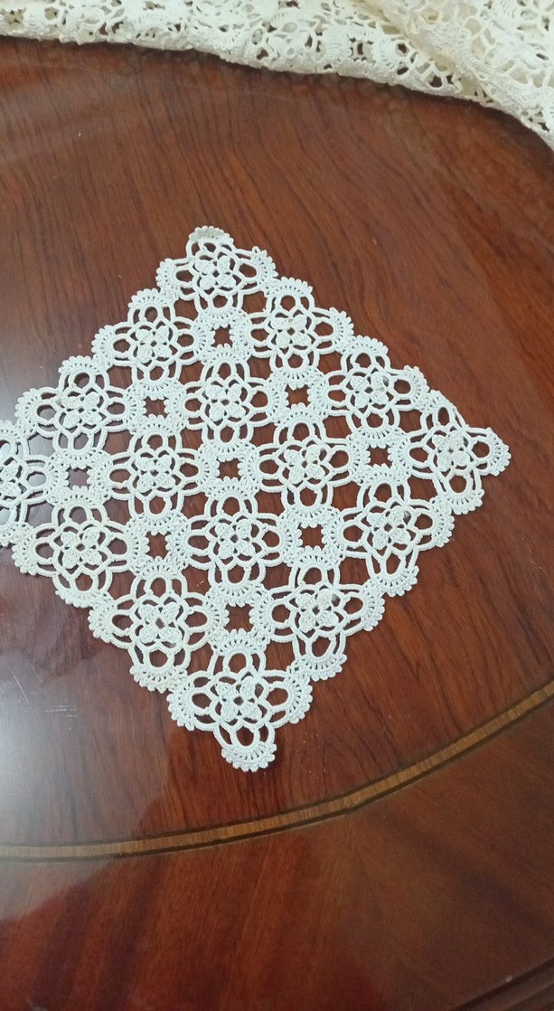El Yapımı Beyaz Dantel Masa Örtüsü - Görsel 4