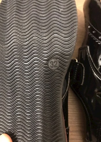 Parlak Siyah Erkek Çocuk Özel Ayakkabı - Görsel 5