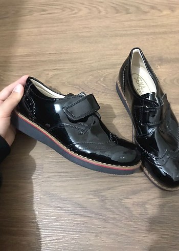 Parlak Siyah Erkek Çocuk Özel Ayakkabı - Görsel 3