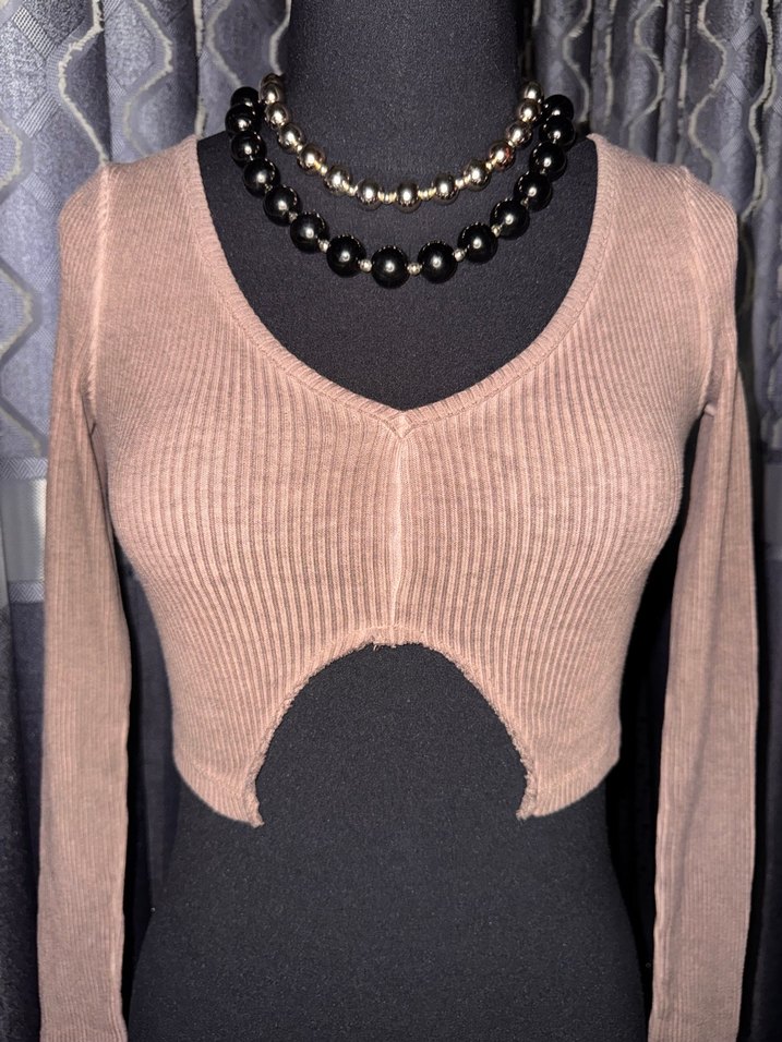 V Yakalı Bej Uzun Kollu Triko Kazak - Görsel 4