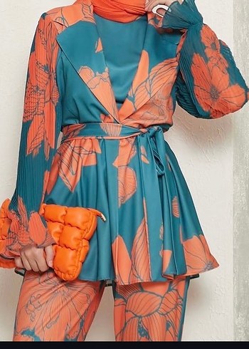 Kadın Çok Renkli Pileli Uzun Takım - Görsel 2