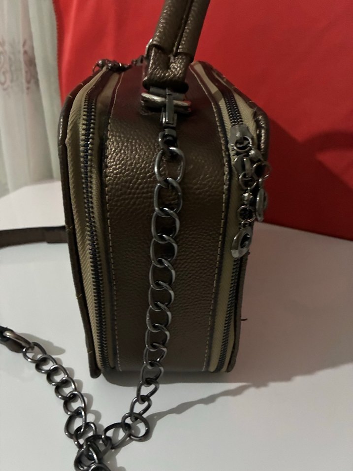 Zincir Detaylı Kahverengi Deri Çanta - Görsel 4