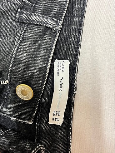 36 Beden mavi Renk Zara jean şort