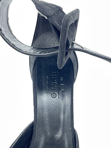 38 Beden siyah Renk Gusto Stiletto %70 İndirimli.