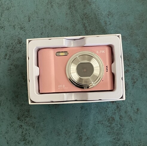 PEMBE RETRO CAMERA