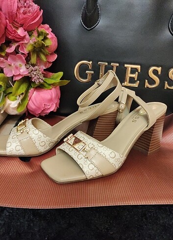 Guess Orijinal Guess Çok Şık Yazlık Topuklu Sandalet