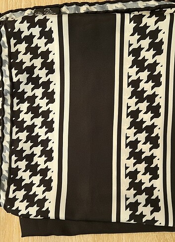 Kazayağı Desenli şal - Görsel 2