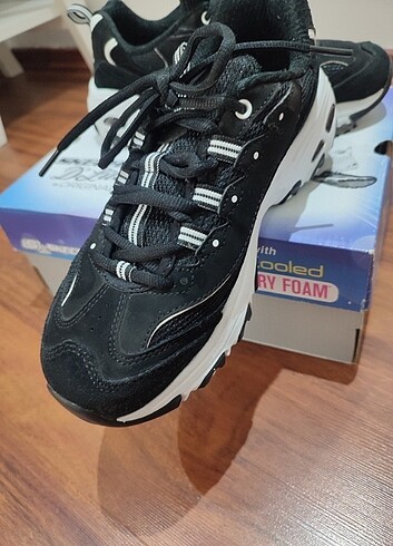 37 Beden siyah Renk Skechers D'lites 37 numara