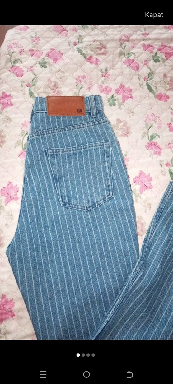 Düğmeli Çizgili Mavi Mini Kot Şort - Görsel 3