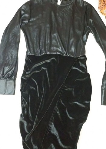 Siyah V Yakalı Nakışlı Kolsuz Bluz - Görsel 2