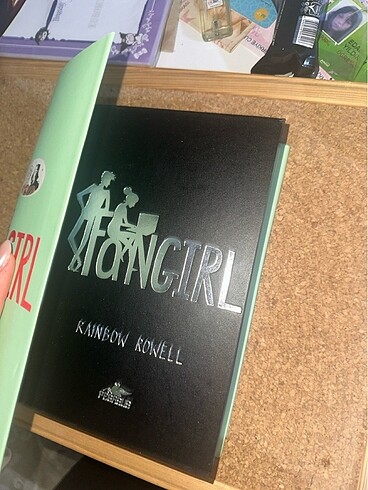 FAN GİRL ciltli kitap